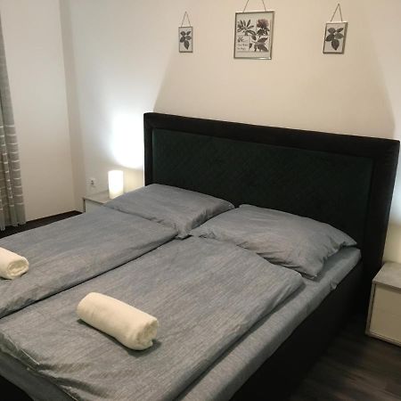 Queen Apartman Debrecen Buitenkant foto