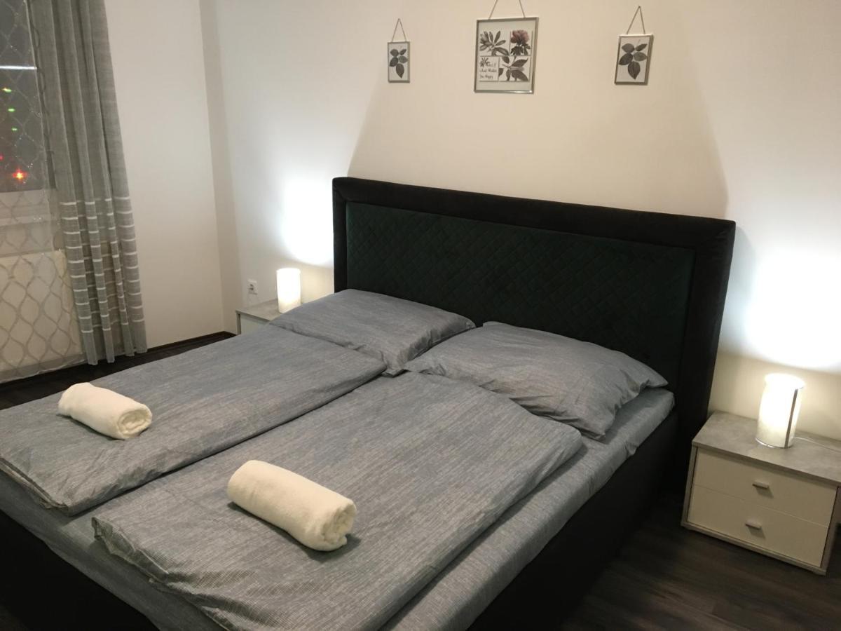 Queen Apartman Debrecen Buitenkant foto