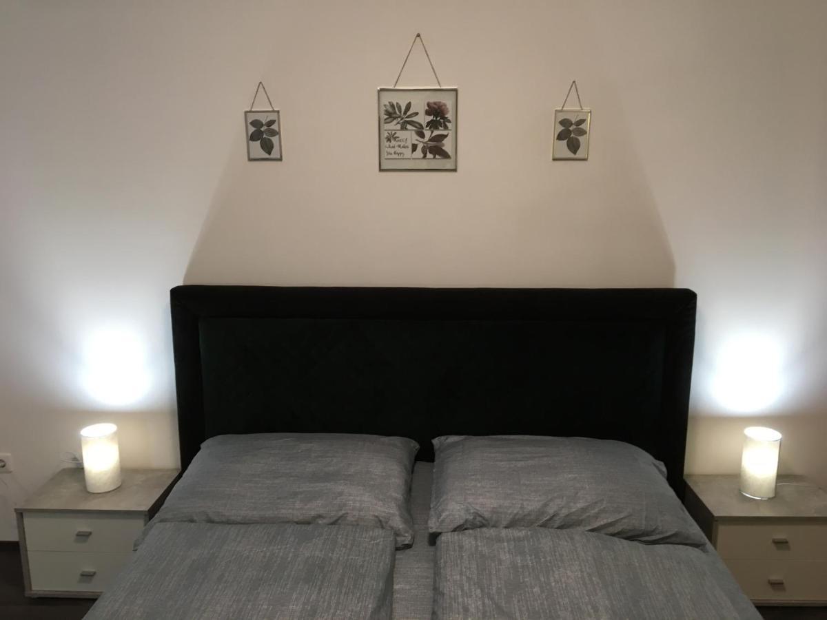 Queen Apartman Debrecen Buitenkant foto