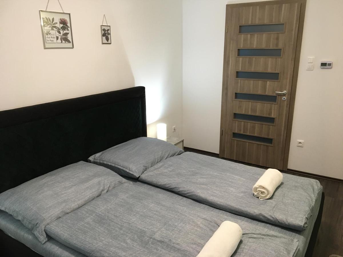 Queen Apartman Debrecen Buitenkant foto