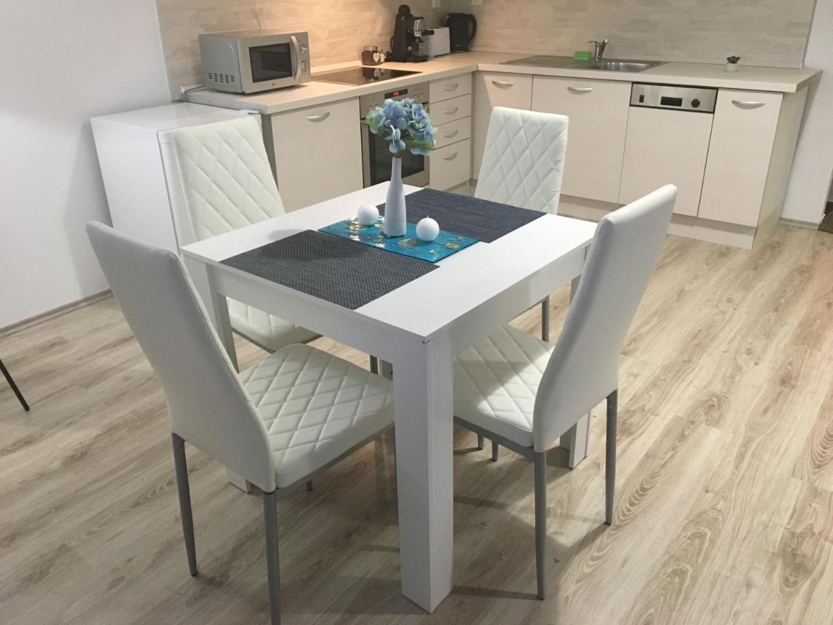 Queen Apartman Debrecen Buitenkant foto