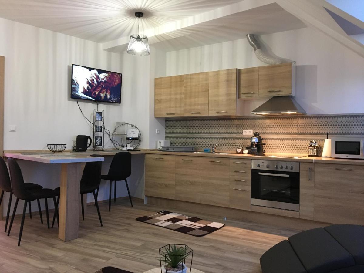Queen Apartman Debrecen Buitenkant foto