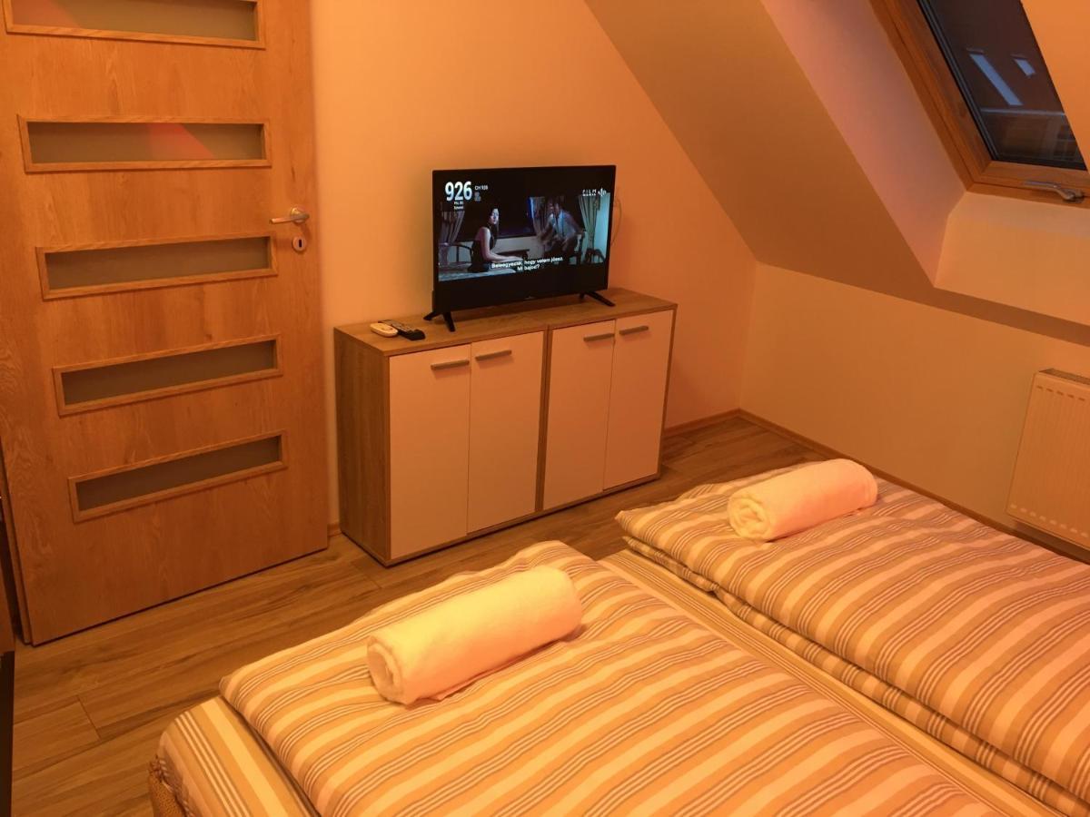 Queen Apartman Debrecen Buitenkant foto